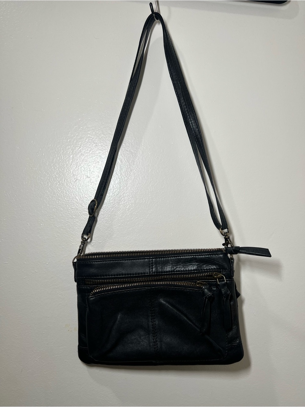 G.H. Bass & Co. Black Leather Crossbody Shoulder Bag